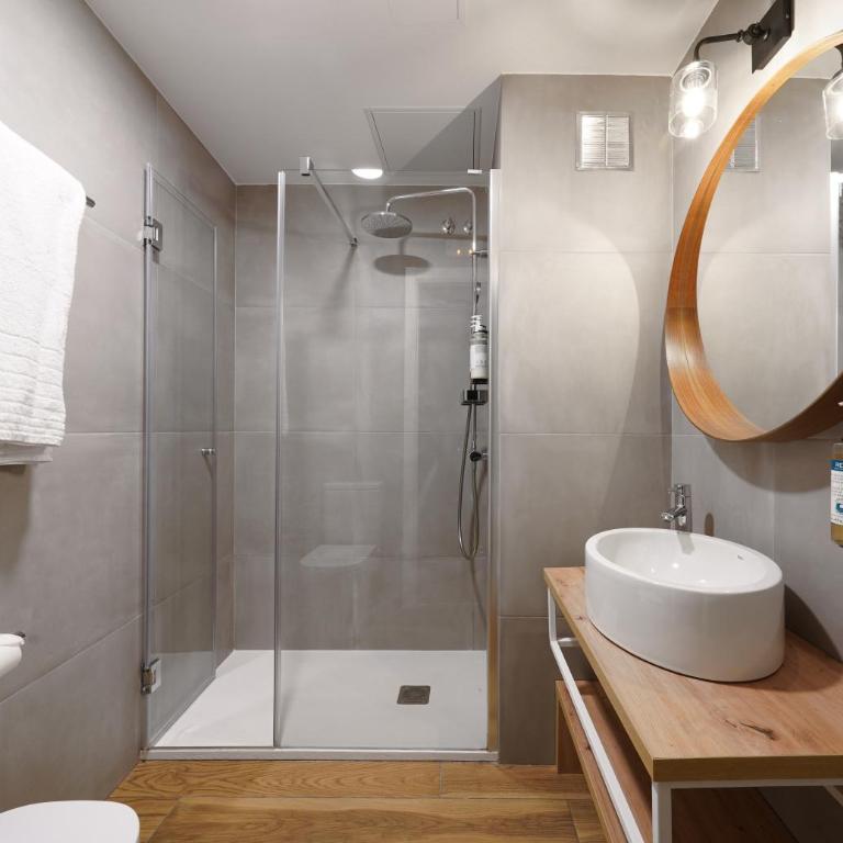 Numa Barcelona Brio - Small Room - 6