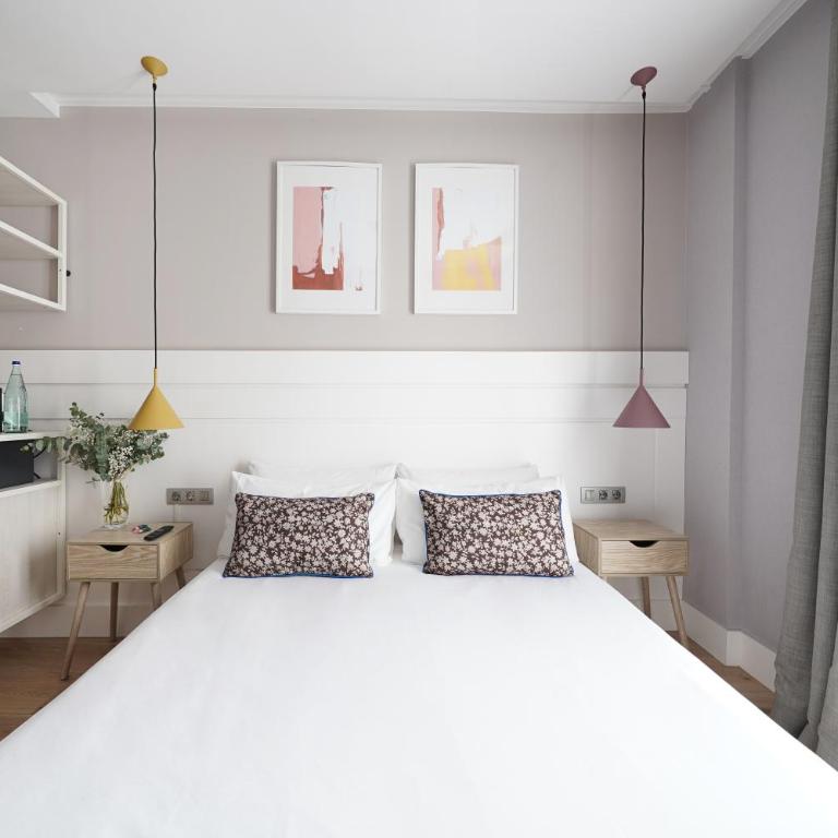 Numa Barcelona Brio - Small Room with Balcony - 3