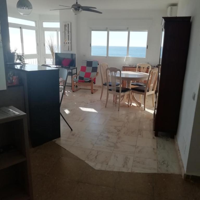 Magnifique vue à 100m de la plage - Three-Bedroom Apartment - 30