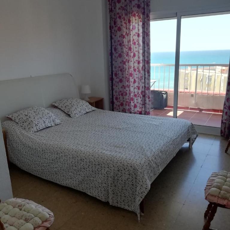 Magnifique vue à 100m de la plage - Three-Bedroom Apartment - 31