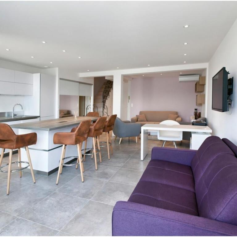 REF 1229 - Cannes Croisette - Sea view apartment for rent - Appartement - 6