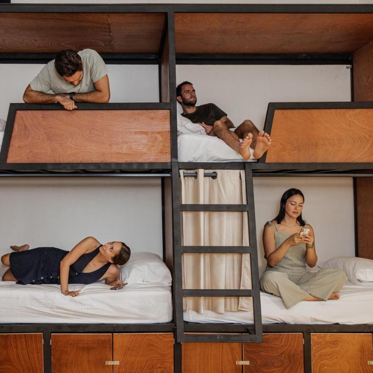 Caleta Hostel Rooftop & Pool - Bed in 4-Bed Mixed Dormitory Room - 1