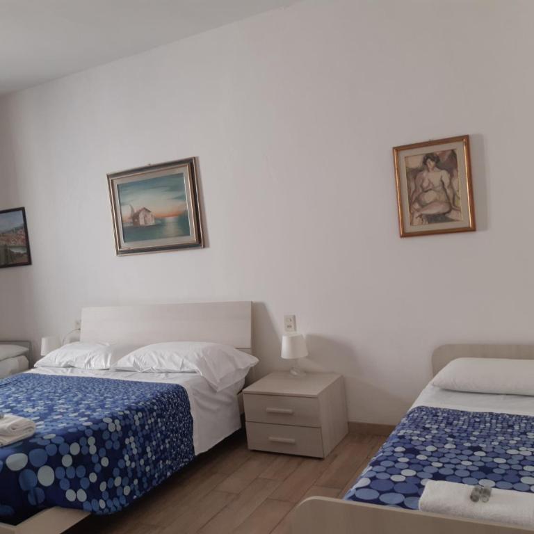 Sogni D'Oro Guest House - Quadruple Room with Private Bathroom - 17