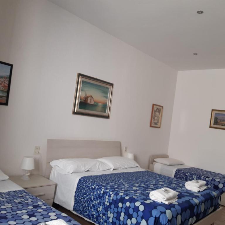 Sogni D'Oro Guest House - Quadruple Room with Private Bathroom - 18