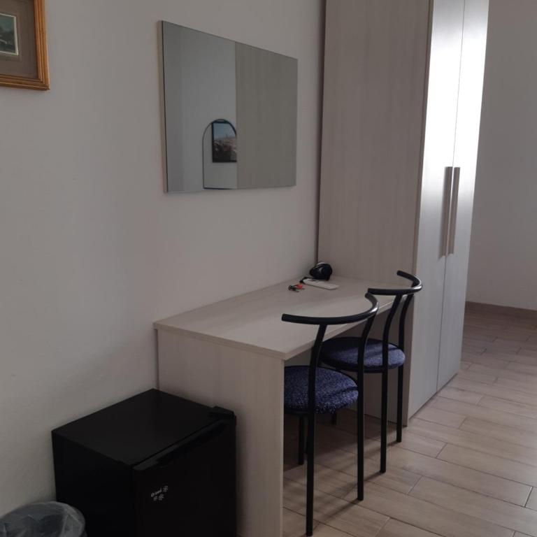 Sogni D'Oro Guest House - Quadruple Room with Private Bathroom - 19