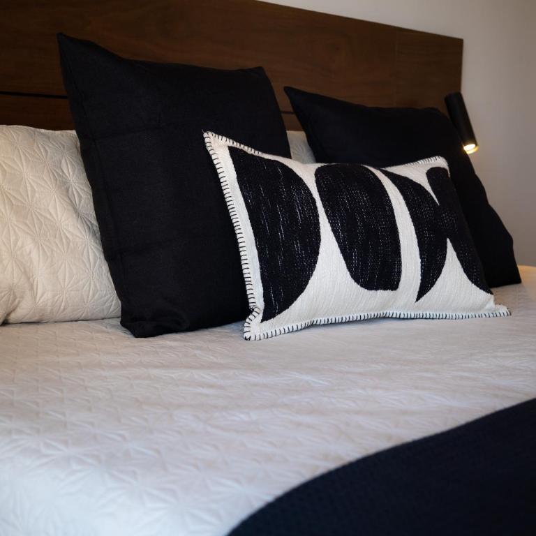 New & Equipped Apartment Steps From The Beach With Pool Jacuzzi By Yeah - Two-Bedroom Apartment - 22