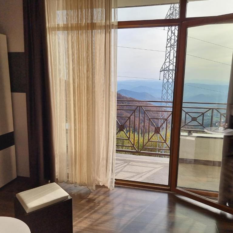 Sweet Kop of Milmari - Apartment with Mountain View - 8