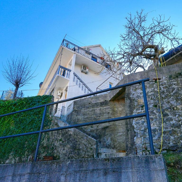 Apartment Mirjana - Dvokrevetna Soba sa Bračnim Krevetom - 6