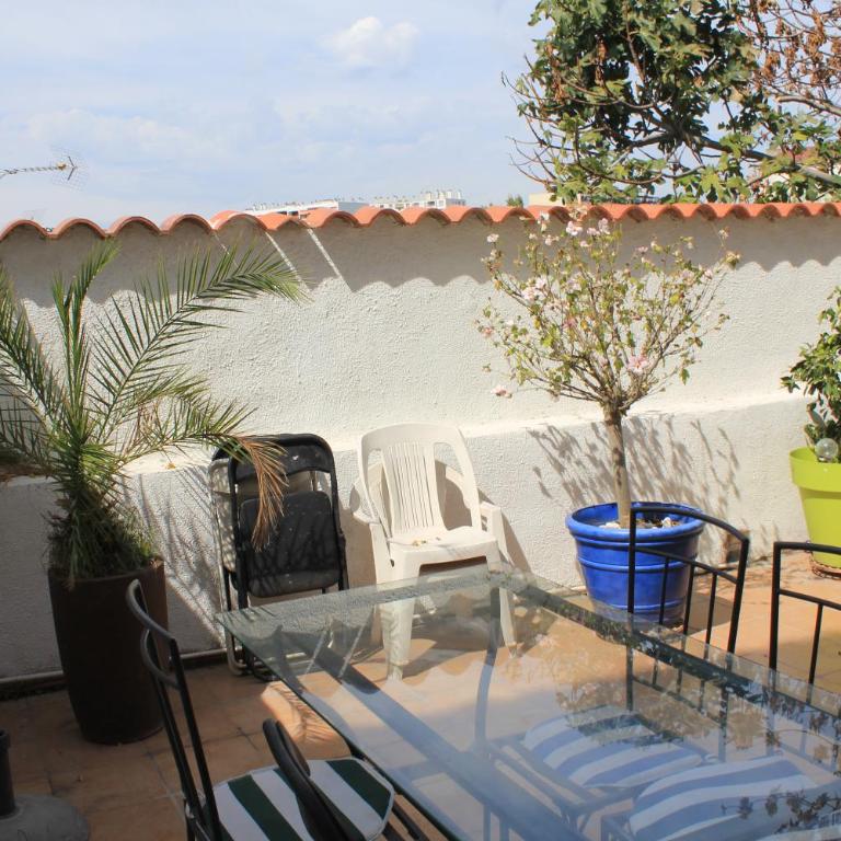 Maison, 2chambres, gde terrasse, prox SNCF, friche et Vieux Port - Two-Bedroom House - 37