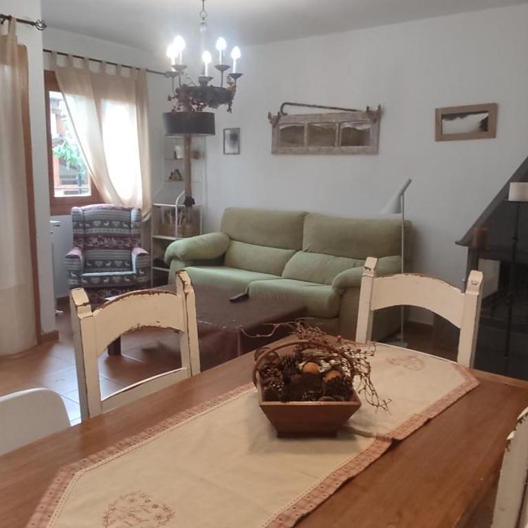 Unifamiliar con jardin VU-HUESCA-22-315 - Three-Bedroom Townhouse - 5