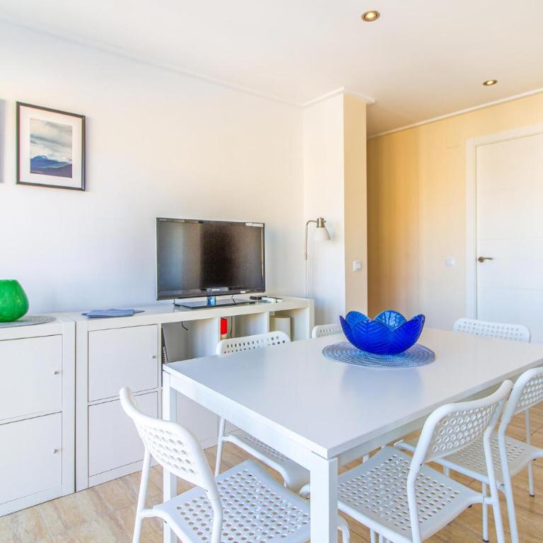 Stunning Apartment In Santa Pola - Apartamento de 3 dormitorios - 3