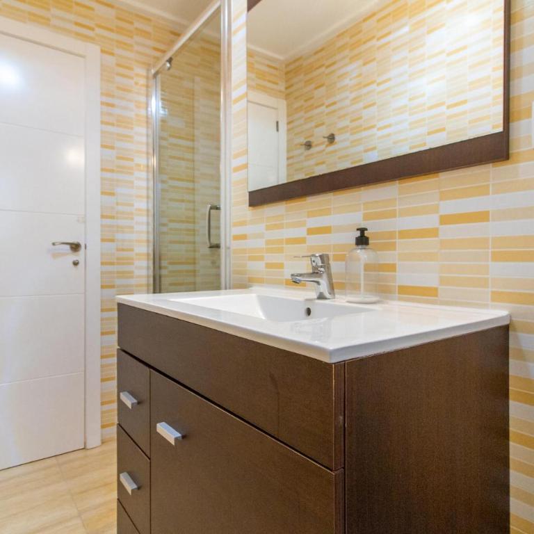 Stunning Apartment In Santa Pola - Apartamento de 3 dormitorios - 19