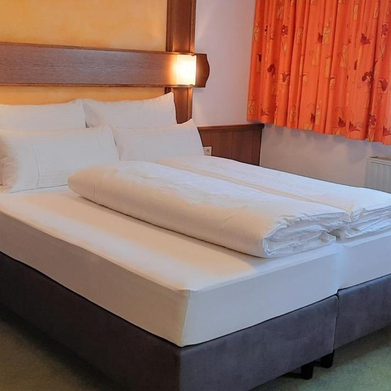 Hotel Garni Belvedere - Comfort Vierbettzimmer - 1