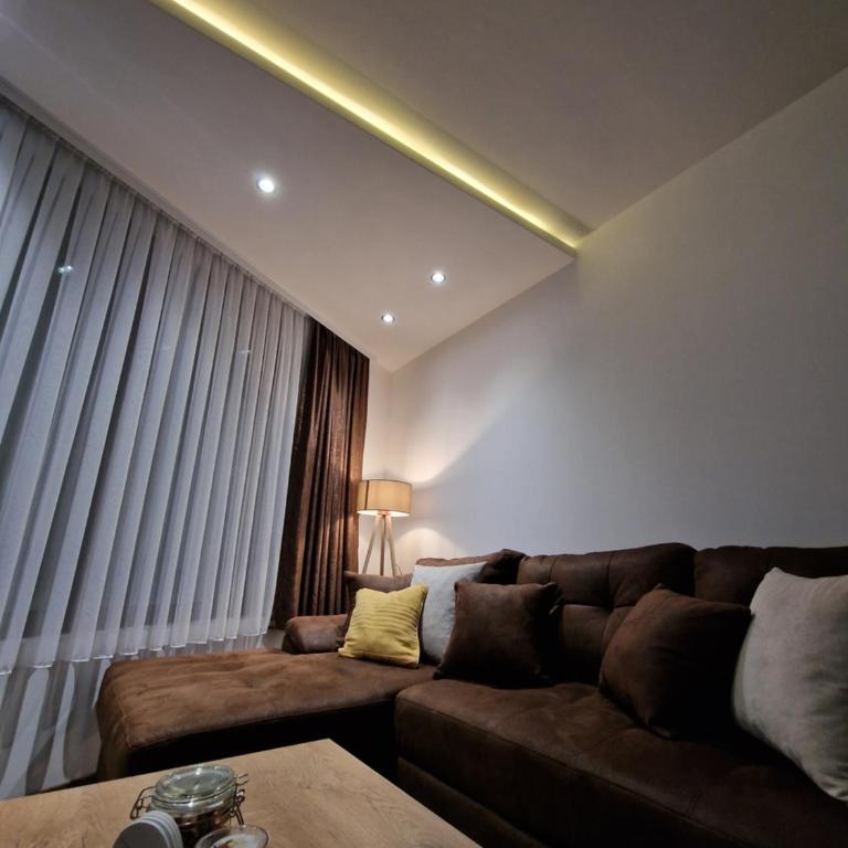 Garnet Star Apartments 1 - One-Bedroom Apartment - 9