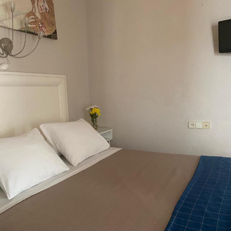 Hostal Moscatel - Queen Room with Spa Bath - 5
