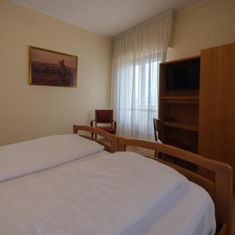 Casa Vacanza - Casa del Padre Nascimbeni - 2 Camere Comunicanti con Vista Lago - 2