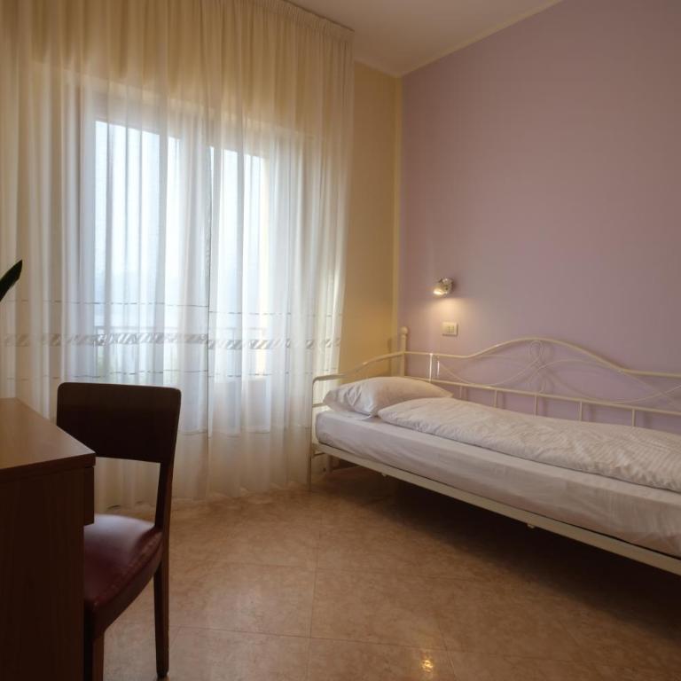Casa Vacanza - Casa del Padre Nascimbeni - 2 Camere Comunicanti con Vista Lago - 3