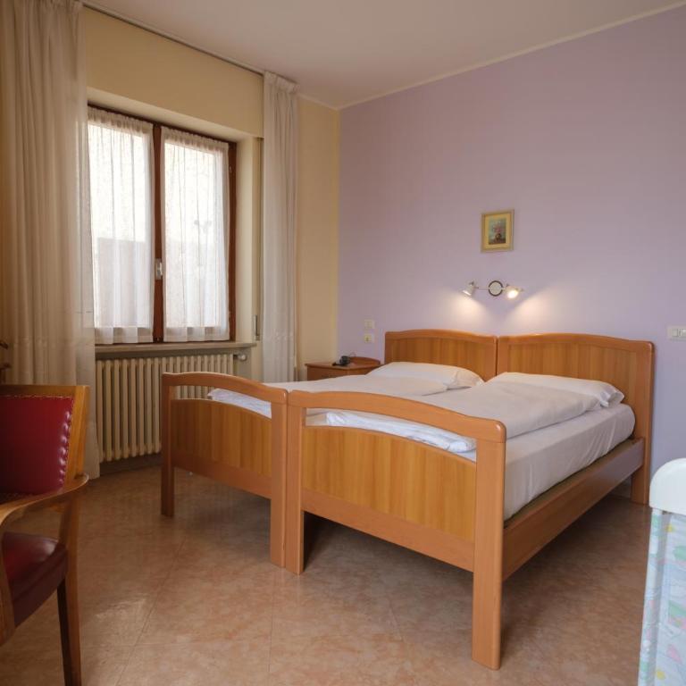 Casa Vacanza - Casa del Padre Nascimbeni - 2 Camere Comunicanti con Vista Lago - 4