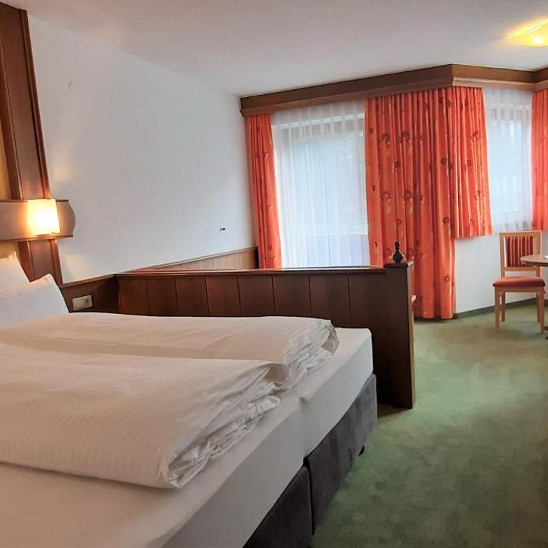 Hotel Garni Belvedere - Comfort Doppelzimmer mit Balkon - 6