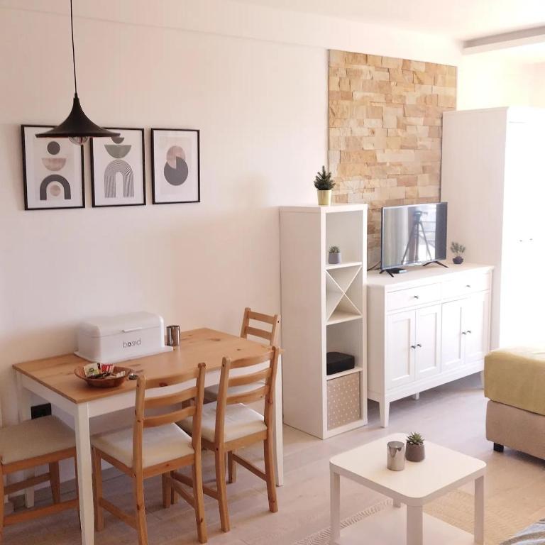 Apartman Laura - One-Bedroom Apartment - 9
