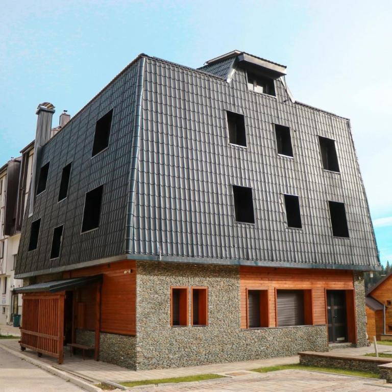 My sweet home Jahorina - Three-Bedroom Apartment - 1