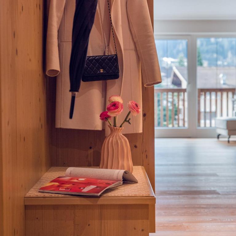 Alpine Hideaway ZILLERTALERHOF - 4 Sterne Superior - Suite mit Bergblick - 3
