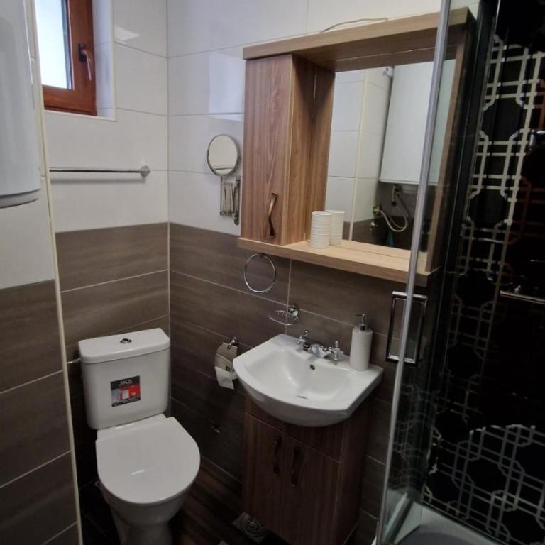 Ski House - Two-Bedroom Apartment - 16