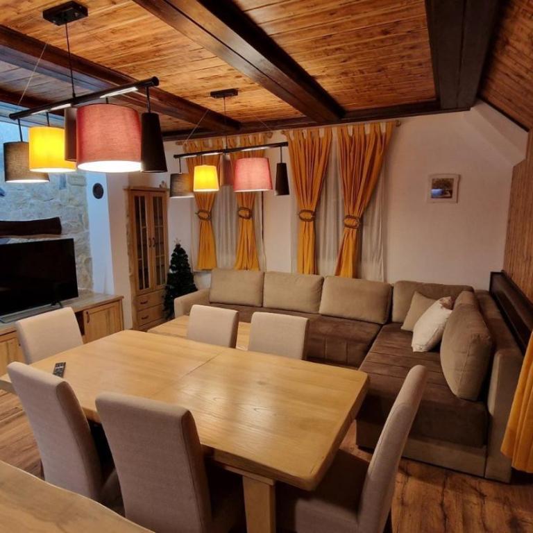 Ski House - Two-Bedroom Apartment - 1