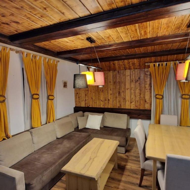 Ski House - Two-Bedroom Apartment - 3