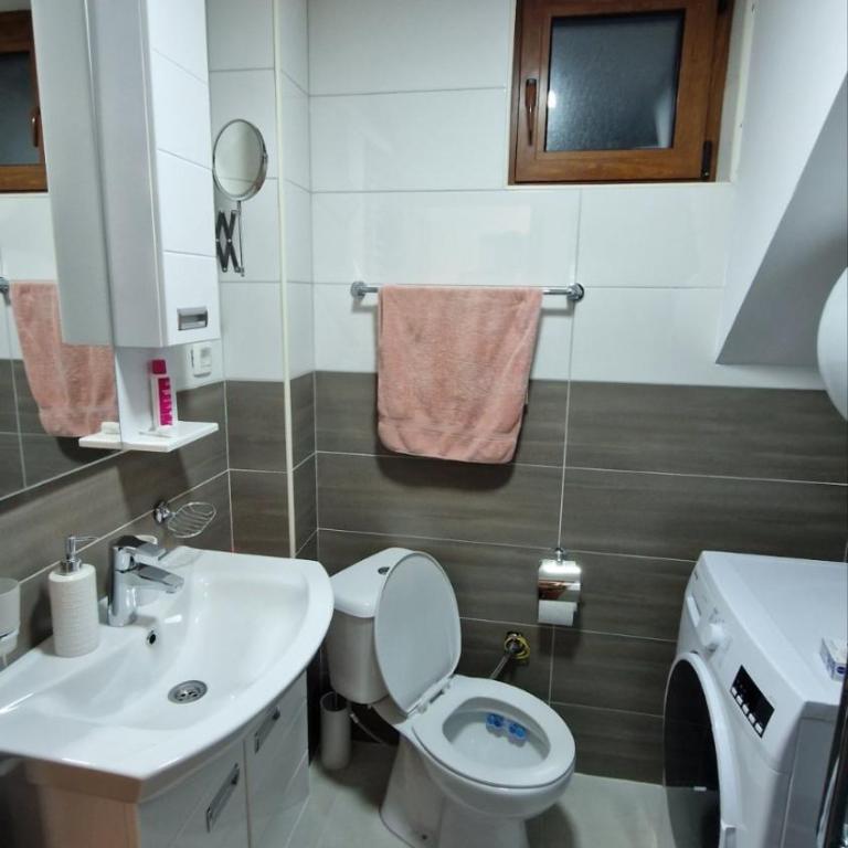 Ski House - Two-Bedroom Apartment - 15