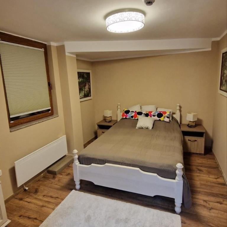 Ski House - Two-Bedroom Apartment - 11