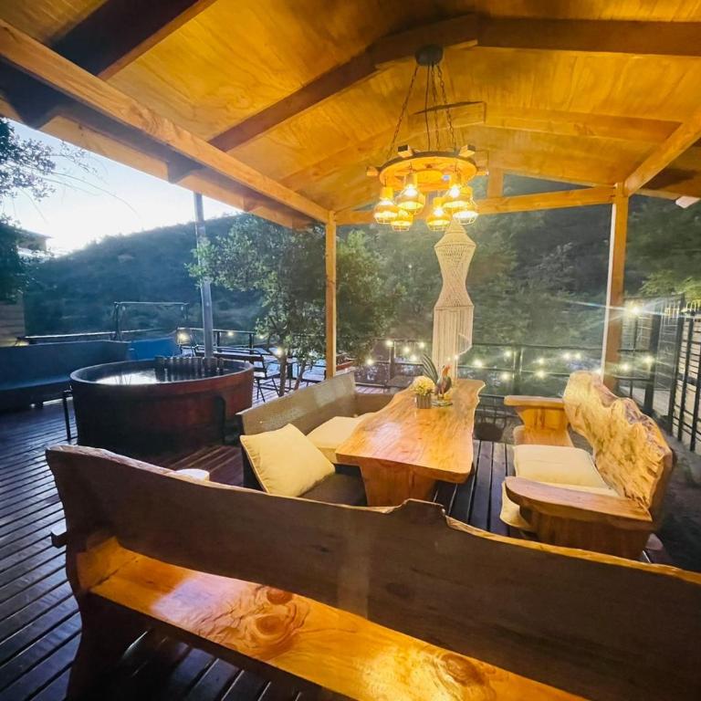 Los queñes Country House - Four-Bedroom House - 1