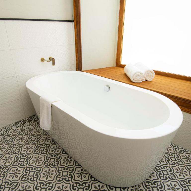 Solar Madariaga Hotel - Deluxe Double Room with Bath - 4