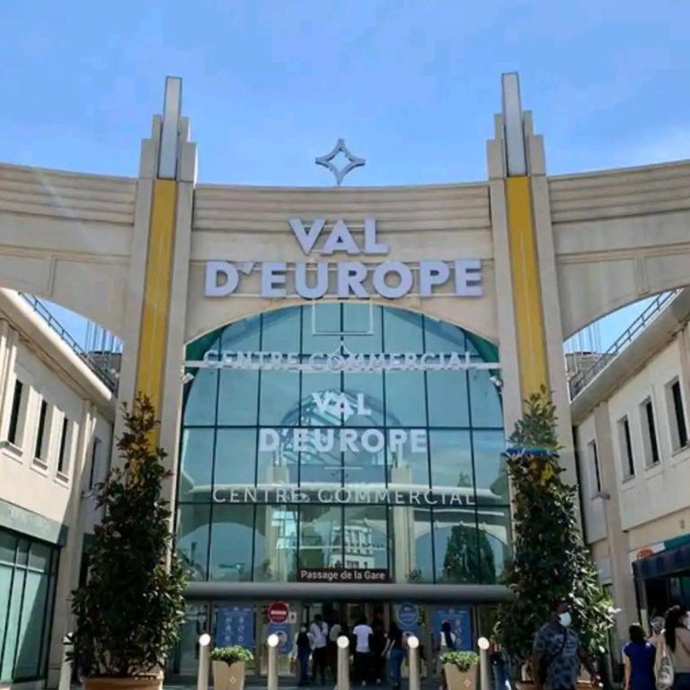 Apt au calme, 2-3 chambres, Sauna, 2 parkings, bus sur place - Appartement avec Vue et Balcon - 30