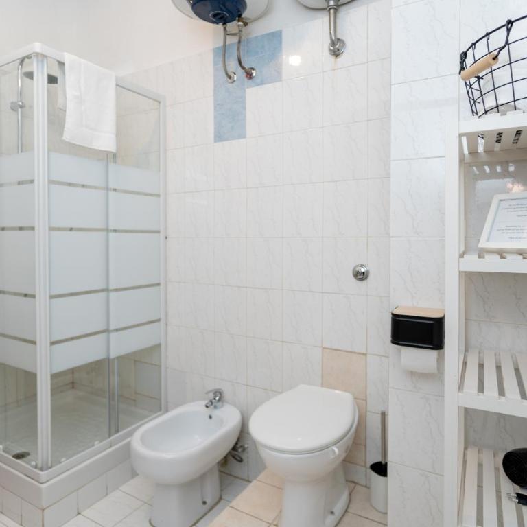 Zaira b&b - Camera Tripla con Bagno Privato Esterno - 9