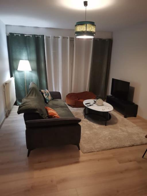 Superbe appartement neuf et moderne. - Appartement 2 Chambres - 6
