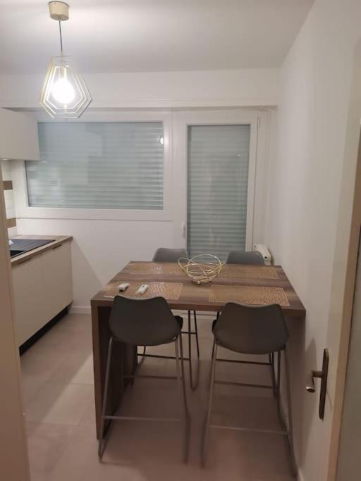 Superbe appartement neuf et moderne. - Appartement 2 Chambres - 11