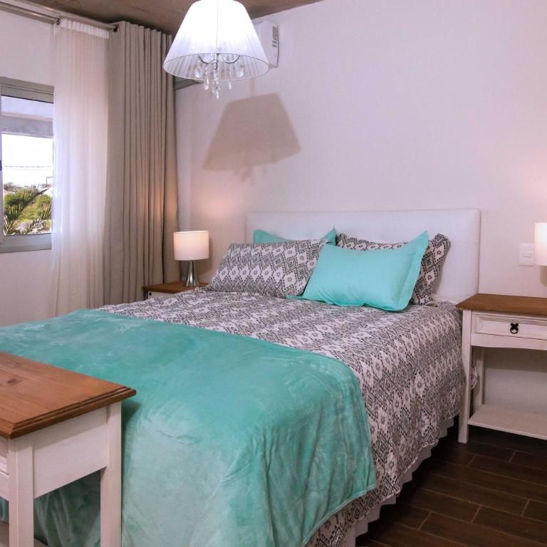 The Beach - One-Bedroom Apartment with Sea View and Balcony - 2