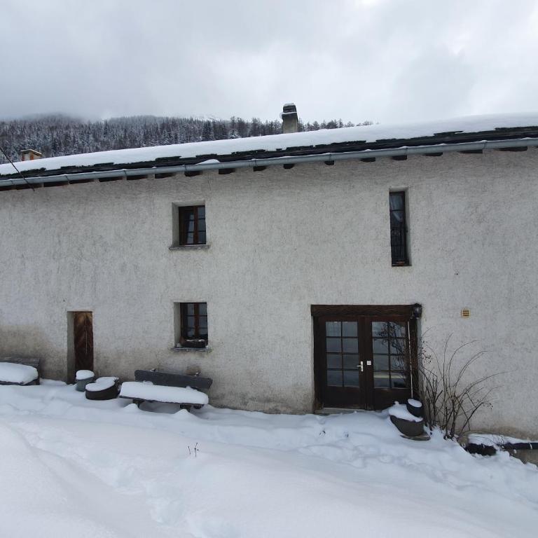 Bourg-saint-Pierre : le cachet d'antan - Two-Bedroom Apartment - 7