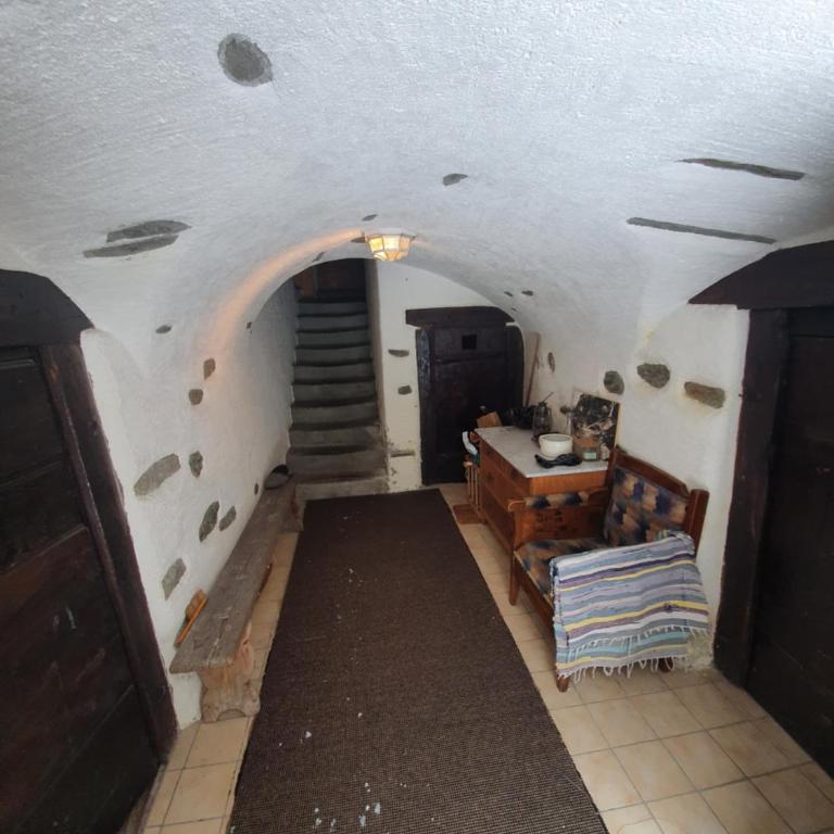 Bourg-saint-Pierre : le cachet d'antan - Two-Bedroom Apartment - 10