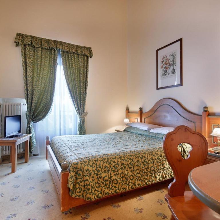 Hotel Leonardo - Ampia Camera Matrimoniale - 1