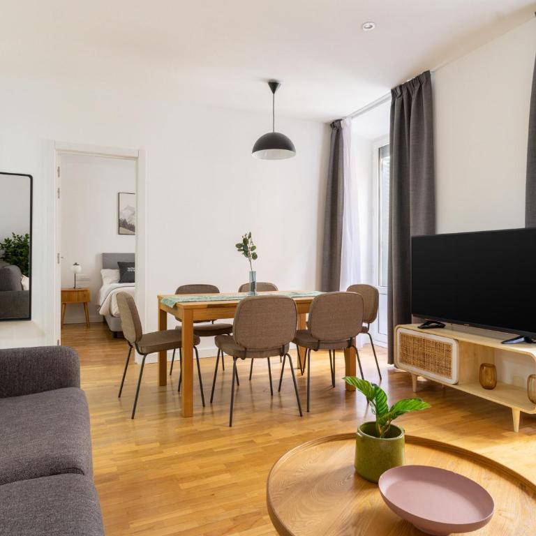 Limehome Madrid San Lorenzo - Two-Bedroom Apartment with Balcony - 1