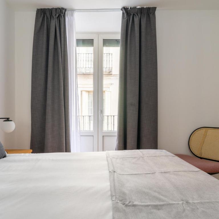Limehome Madrid San Lorenzo - Two-Bedroom Apartment with Balcony - 11