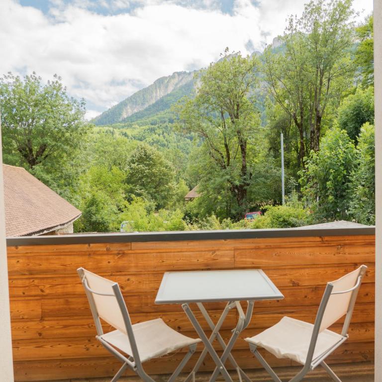 Logis Hôtel Au Gai Soleil du Mont-Aiguille - Chambre Quadruple - 1