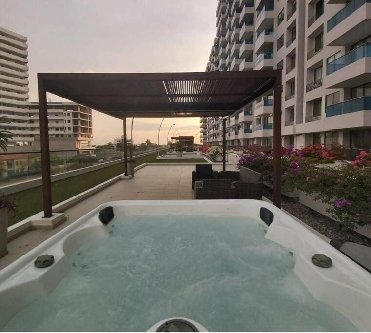 CONDOMINIO EN SANTA MARTA CON SALIDA AL MAR - Two-Bedroom Apartment - 28