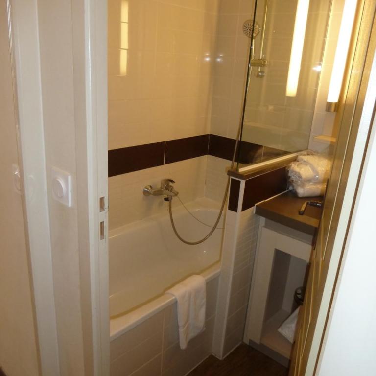 CAP ESTEREL Allée des Fleurs - Appartement CLIMATISE 5 personnes vue mer - Apartment mit 1 Schlafzimmer - 12