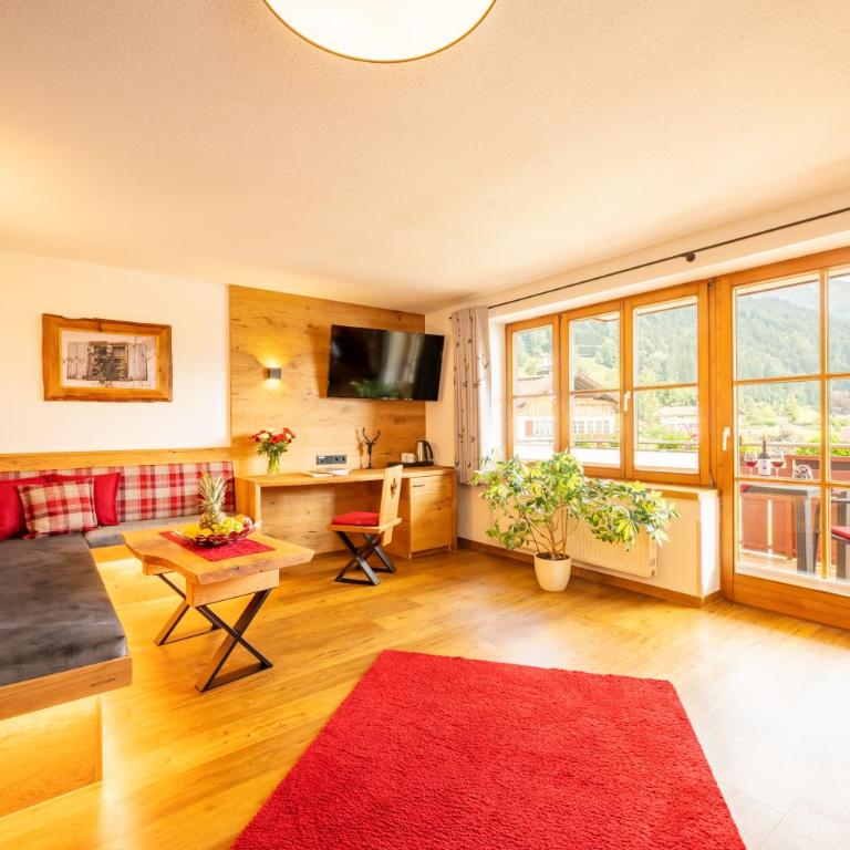 Familien- und Wellnesshotel "Viktoria" - Junior Suite (17) - 2