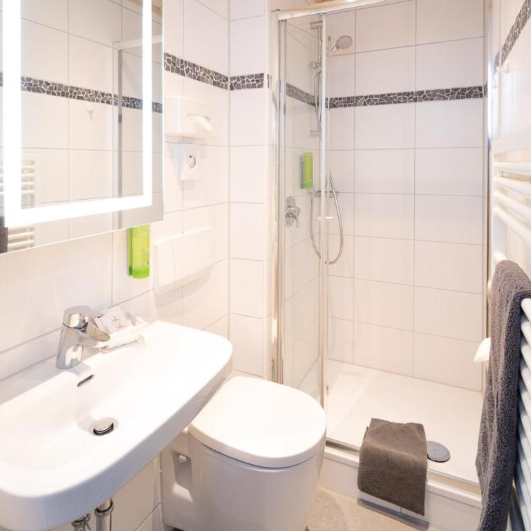 Familien- und Wellnesshotel "Viktoria" - Basic Doppelzimmer (16) - 2