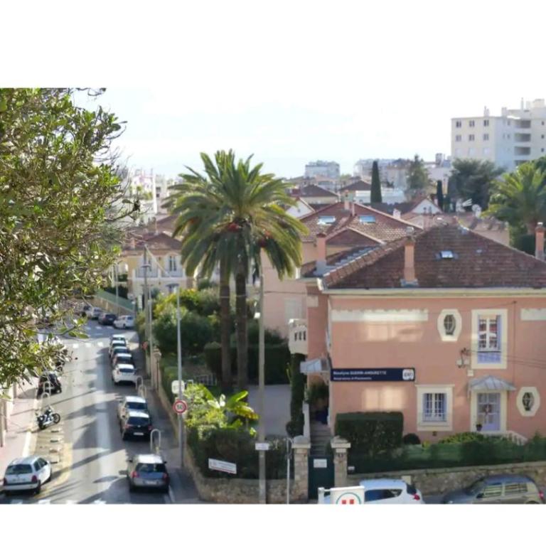 Évasion aux Portes de Cannes 100m2 Lumineux 2 Chambres Terrasse et Commerces - Appartement 2 Chambres - 1