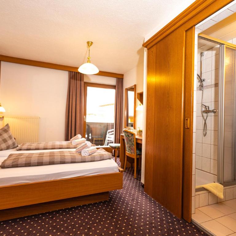 Haus Anton Sölden - Apartments & Zimmer - Deluxe Doppelzimmer mit Balkon - 3